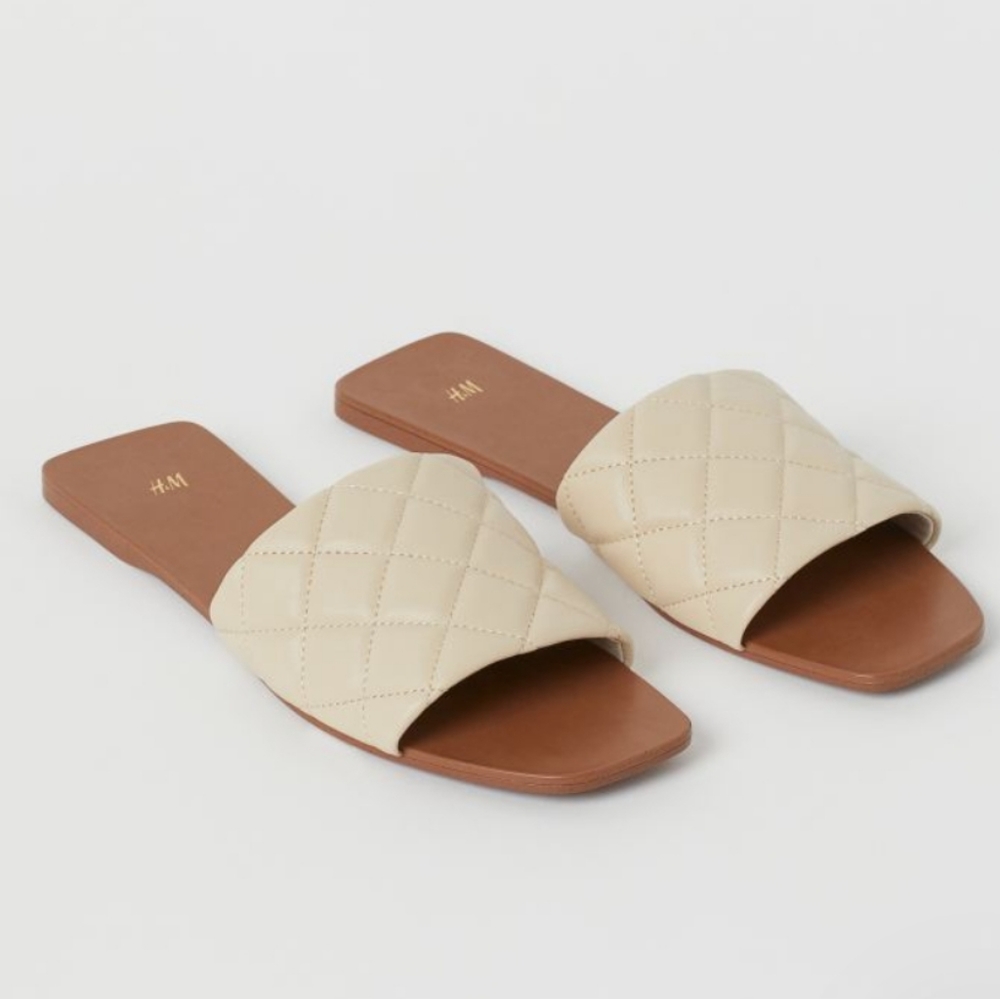 PRICE DROP ⬇️ Quilted Slides